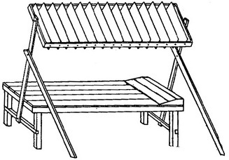 лежак з жалюзійних екраном
